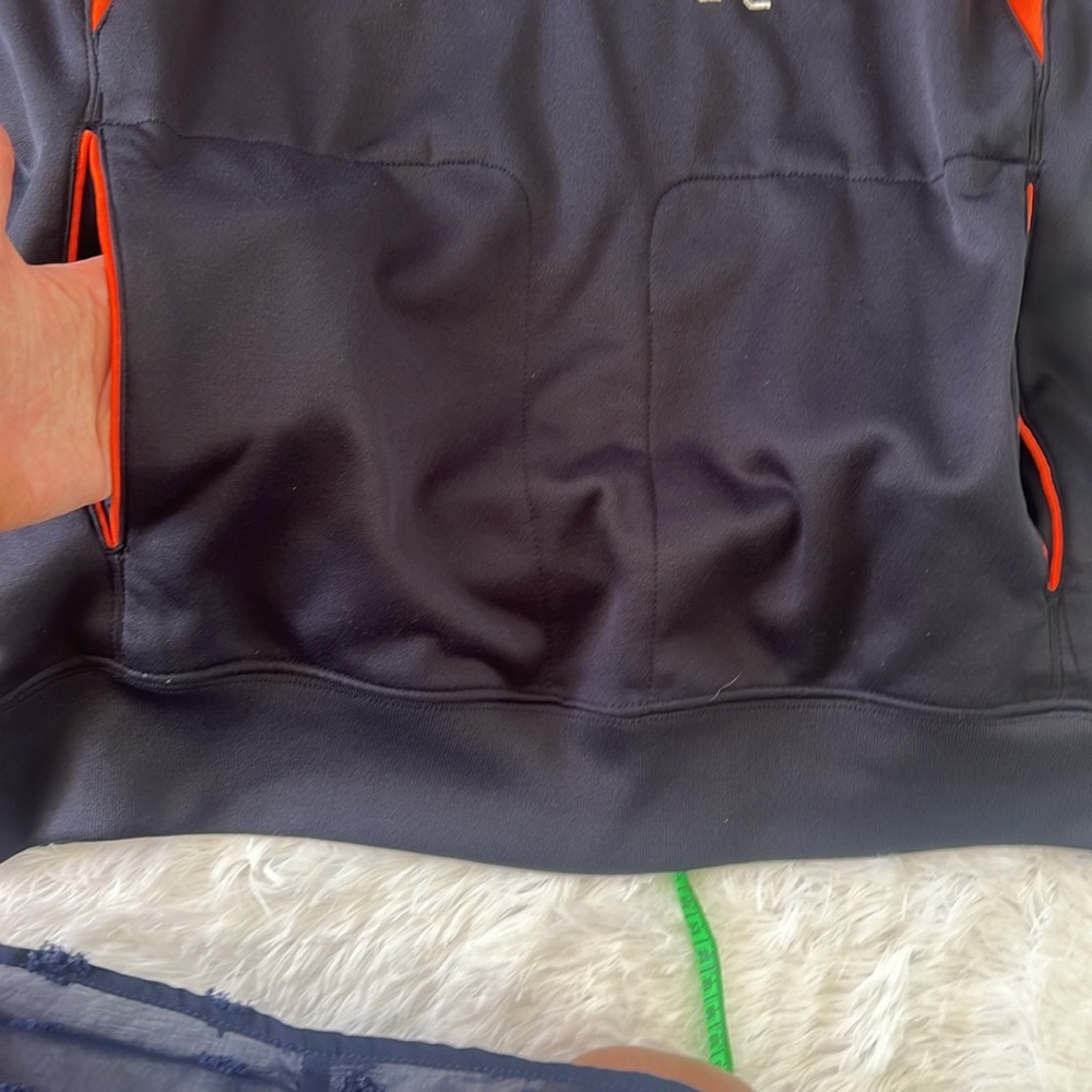 NFL Embroidered Chicago Bears Hooded Sweatshirt with pockets sz small spellout - Picture 5 of 7